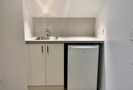 Calm Queenstown Home with Mountain Views - Queenstown, New Zealand