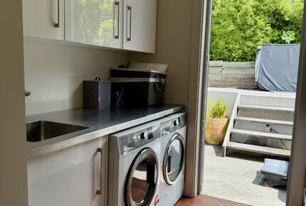 Calm Queenstown Home with Mountain Views - Queenstown, New Zealand