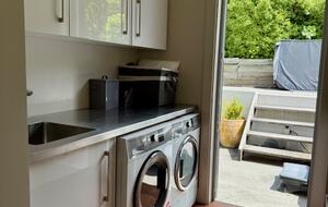 Calm Queenstown Home with Mountain Views - Queenstown, New Zealand