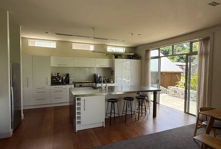 Calm Queenstown Home with Mountain Views - Queenstown, New Zealand