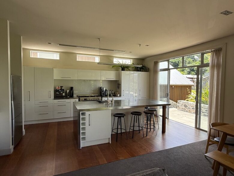 Calm Queenstown Home with Mountain Views - Queenstown, New Zealand