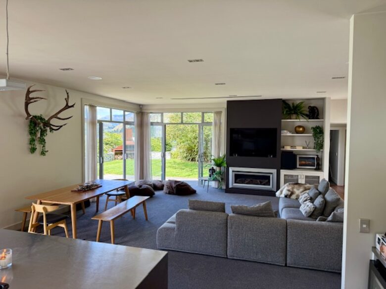 Calm Queenstown Home with Mountain Views - Queenstown, New Zealand