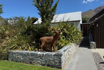 Calm Queenstown Home with Mountain Views - Queenstown, New Zealand