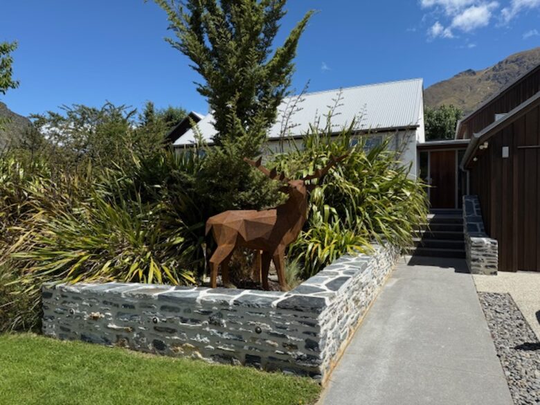 Calm Queenstown Home with Mountain Views - Queenstown, New Zealand