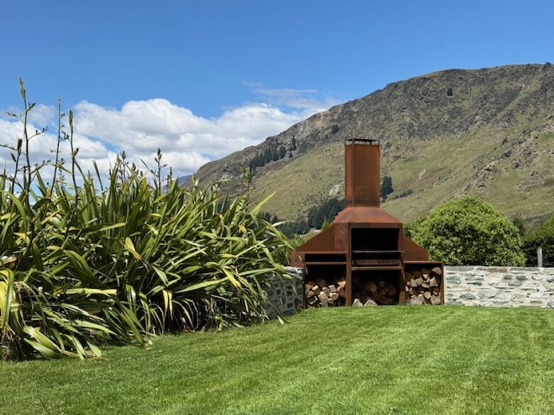 Calm Queenstown Home with Mountain Views - Queenstown, New Zealand