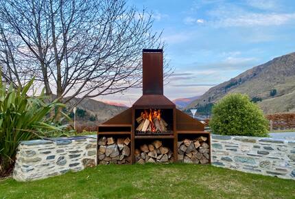 Calm Queenstown Home with Mountain Views - Queenstown, New Zealand