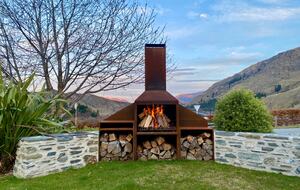 Calm Queenstown Home with Mountain Views - Queenstown, New Zealand