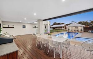 Luxury Bellbrae Retreat w/ Pool, Spa & 12 Guests - Bellbrae, Australia