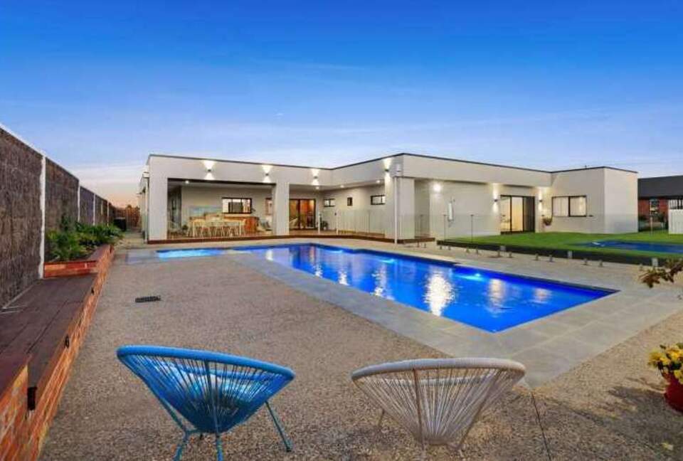 Luxury Bellbrae Retreat w/ Pool, Spa & 12 Guests - Bellbrae, Australia