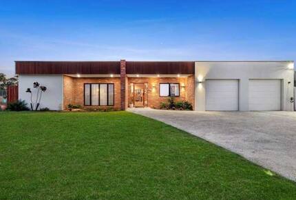 Luxury Bellbrae Retreat w/ Pool, Spa & 12 Guests - Bellbrae, Australia