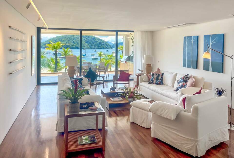 Sophisticated Beachfront Haven in Angra - Angra dos Reis, Brazil
