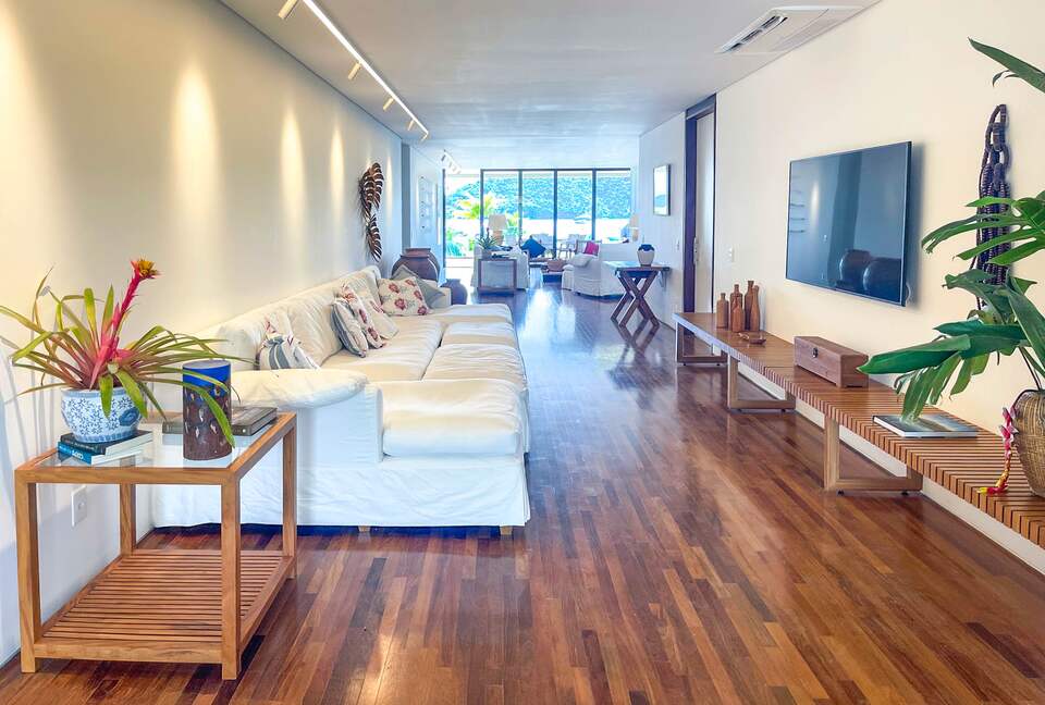 Sophisticated Beachfront Haven in Angra - Angra dos Reis, Brazil