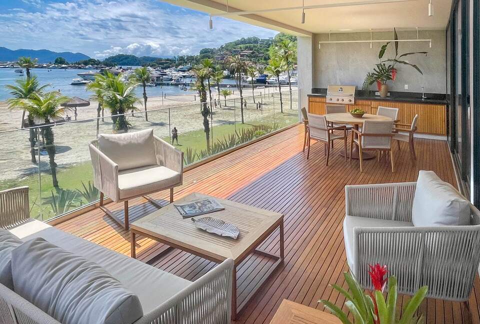 Sophisticated Beachfront Haven in Angra - Angra dos Reis, Brazil