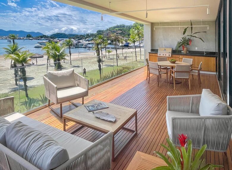 Sophisticated Beachfront Haven in Angra - Angra dos Reis, Brazil