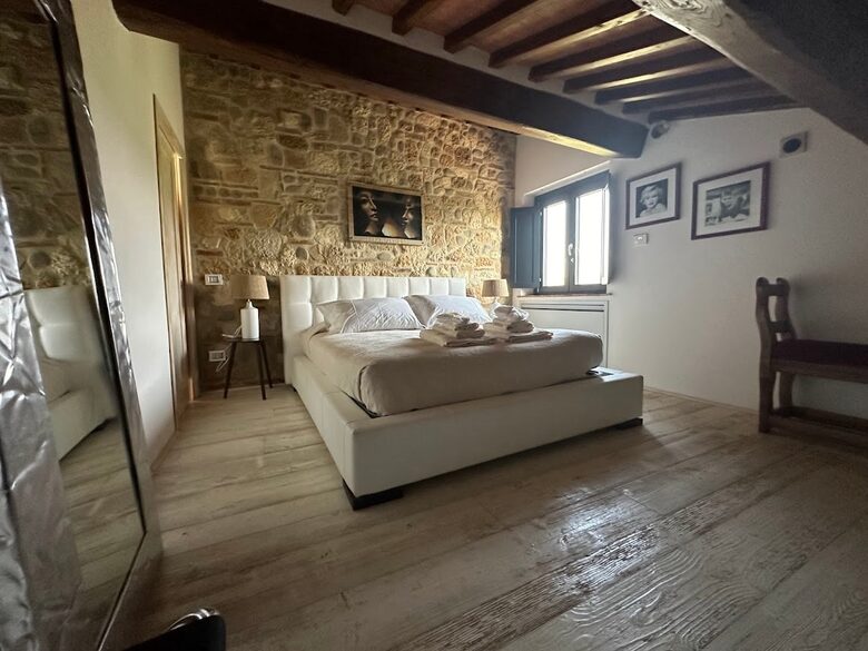 An Elegant Tuscan Villa in the Heart of Chianti - Barberino Tavarnelle, Italy