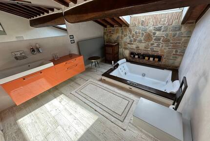 An Elegant Tuscan Villa in the Heart of Chianti - Barberino Tavarnelle, Italy