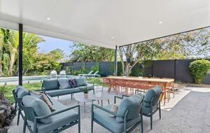 Modern Gold Coast Getaway | Alfresco Living near Tallebudgera Creek - Gold Coast, Australia