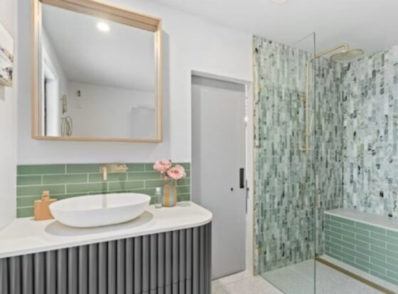 Modern Gold Coast Getaway | Alfresco Living near Tallebudgera Creek - Gold Coast, Australia