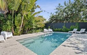 Modern Gold Coast Getaway | Alfresco Living near Tallebudgera Creek - Gold Coast, Australia