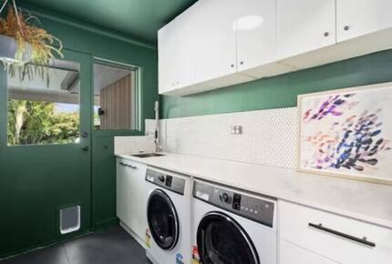 Modern Gold Coast Getaway | Alfresco Living near Tallebudgera Creek - Gold Coast, Australia