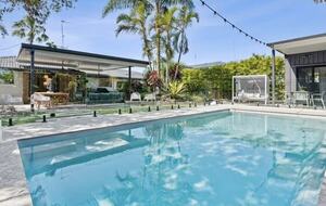 Modern Gold Coast Getaway | Alfresco Living near Tallebudgera Creek - Gold Coast, Australia