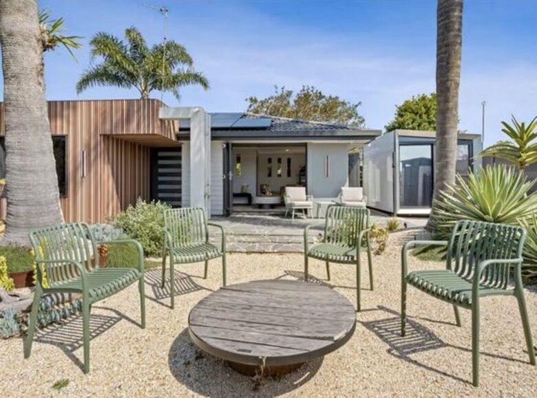 Modern Gold Coast Getaway | Alfresco Living near Tallebudgera Creek - Gold Coast, Australia