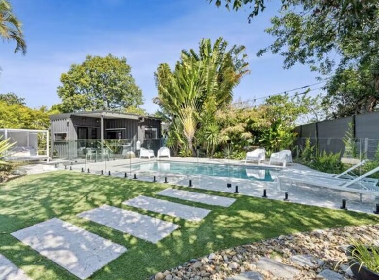 Modern Gold Coast Getaway | Alfresco Living near Tallebudgera Creek - Gold Coast, Australia