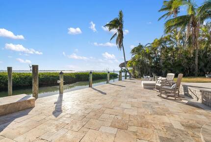 Waterfront Bradenton Home with Heated Pool - Bradenton, Florida