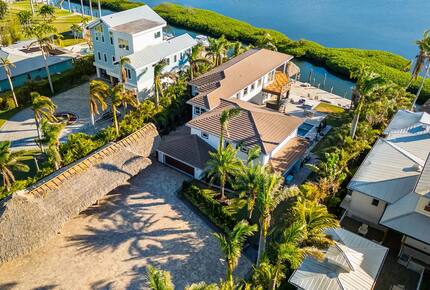 Waterfront Bradenton Home with Heated Pool - Bradenton, Florida