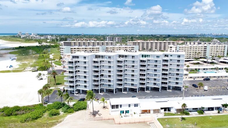 Siesta Key Beach Retreat - Siesta Key, Sarasota, Florida