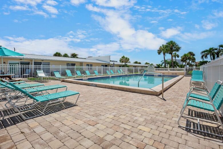 Siesta Key Beach Retreat - Siesta Key, Sarasota, Florida