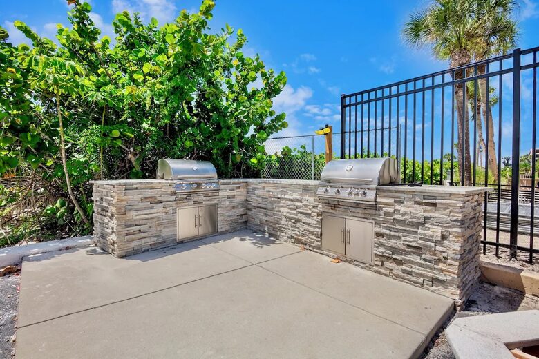 Siesta Key Beach Retreat - Siesta Key, Sarasota, Florida