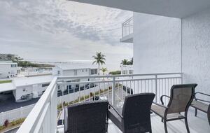 Siesta Key Beach Retreat - Siesta Key, Sarasota, Florida