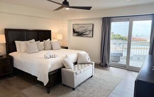 Siesta Key Beach Retreat - Siesta Key, Sarasota, Florida