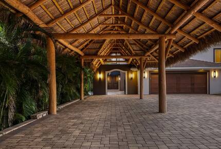 Waterfront Bradenton Home with Heated Pool - Bradenton, Florida