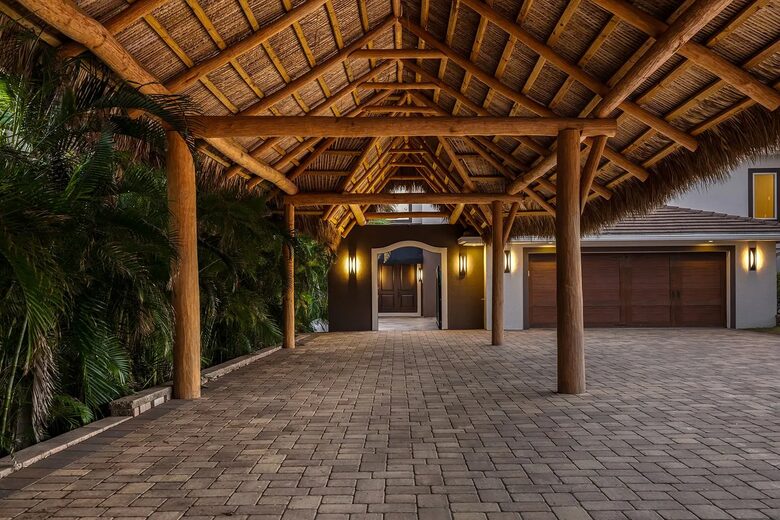 Waterfront Bradenton Home with Heated Pool - Bradenton, Florida