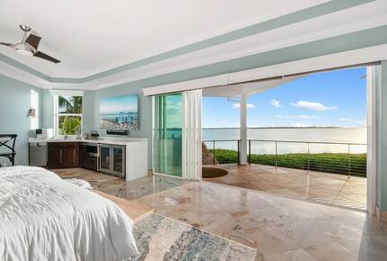 Waterfront Bradenton Home with Heated Pool - Bradenton, Florida