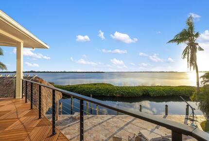 Waterfront Bradenton Home with Heated Pool - Bradenton, Florida