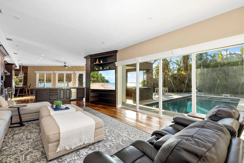 Waterfront Bradenton Home with Heated Pool - Bradenton, Florida