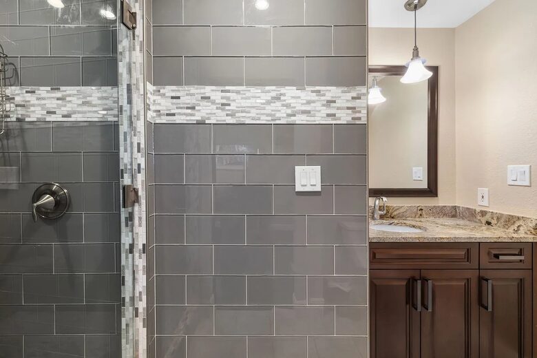 Waterfront Bradenton Home with Heated Pool - Bradenton, Florida