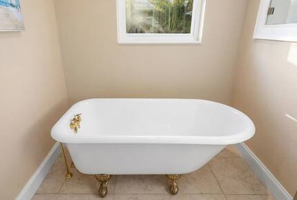 Waterfront Bradenton Home with Heated Pool - Bradenton, Florida