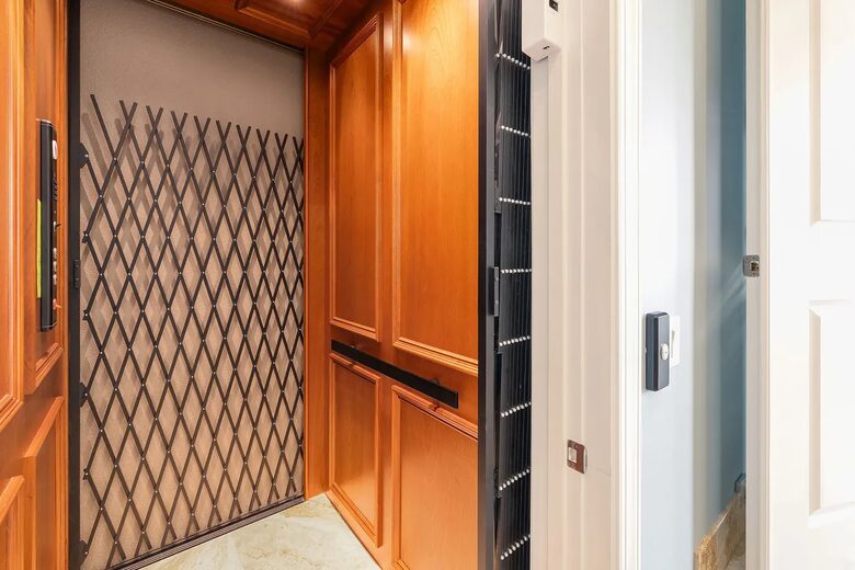 Waterfront Bradenton Home with Heated Pool - Bradenton, Florida