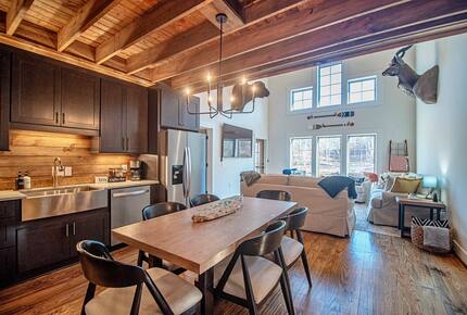 Harmony Cove Modern Getaway - Eclectic, Alabama