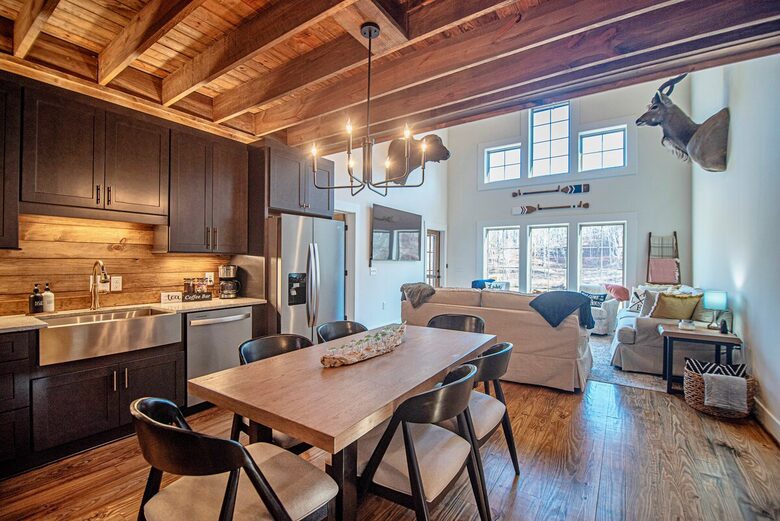 Harmony Cove Modern Getaway - Eclectic, Alabama