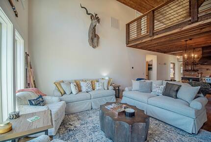 Harmony Cove Modern Getaway - Eclectic, Alabama