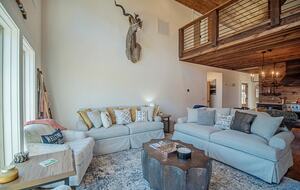 Harmony Cove Modern Getaway - Eclectic, Alabama