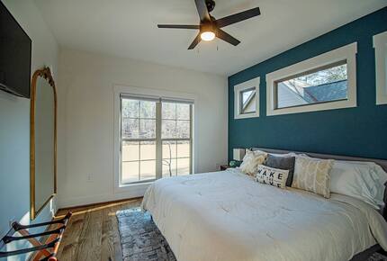 Harmony Cove Modern Getaway - Eclectic, Alabama