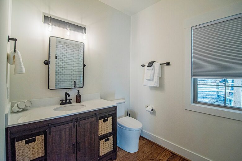 Harmony Cove Modern Getaway - Eclectic, Alabama