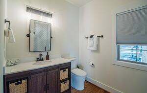 Harmony Cove Modern Getaway - Eclectic, Alabama