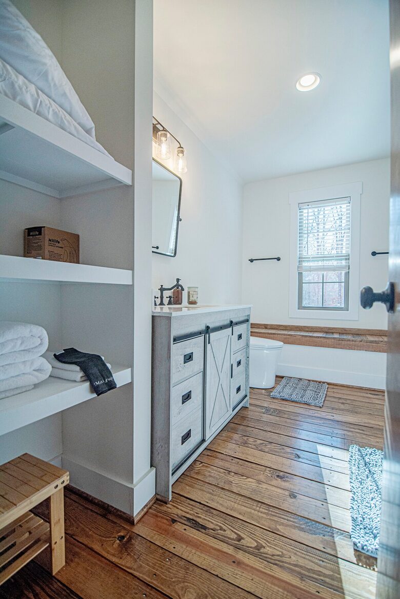 Harmony Cove Modern Getaway - Eclectic, Alabama